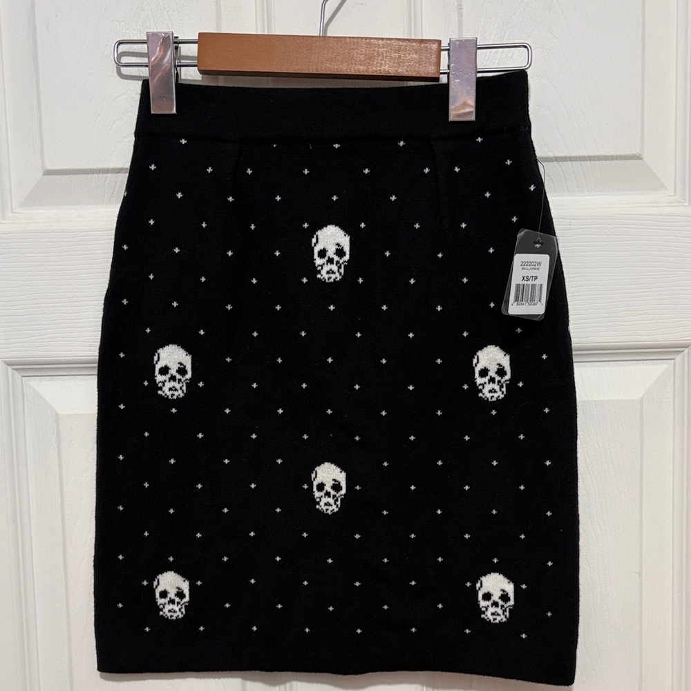 NWT Dex Black Skull Knit Pencil Mini Skirt